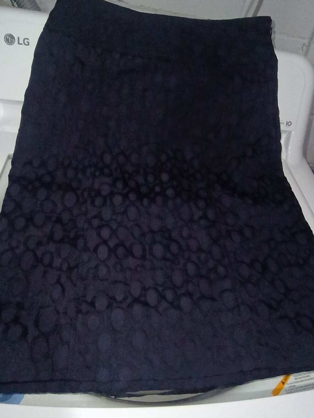 Dana Buchman Navy Textured Skirt Size 4